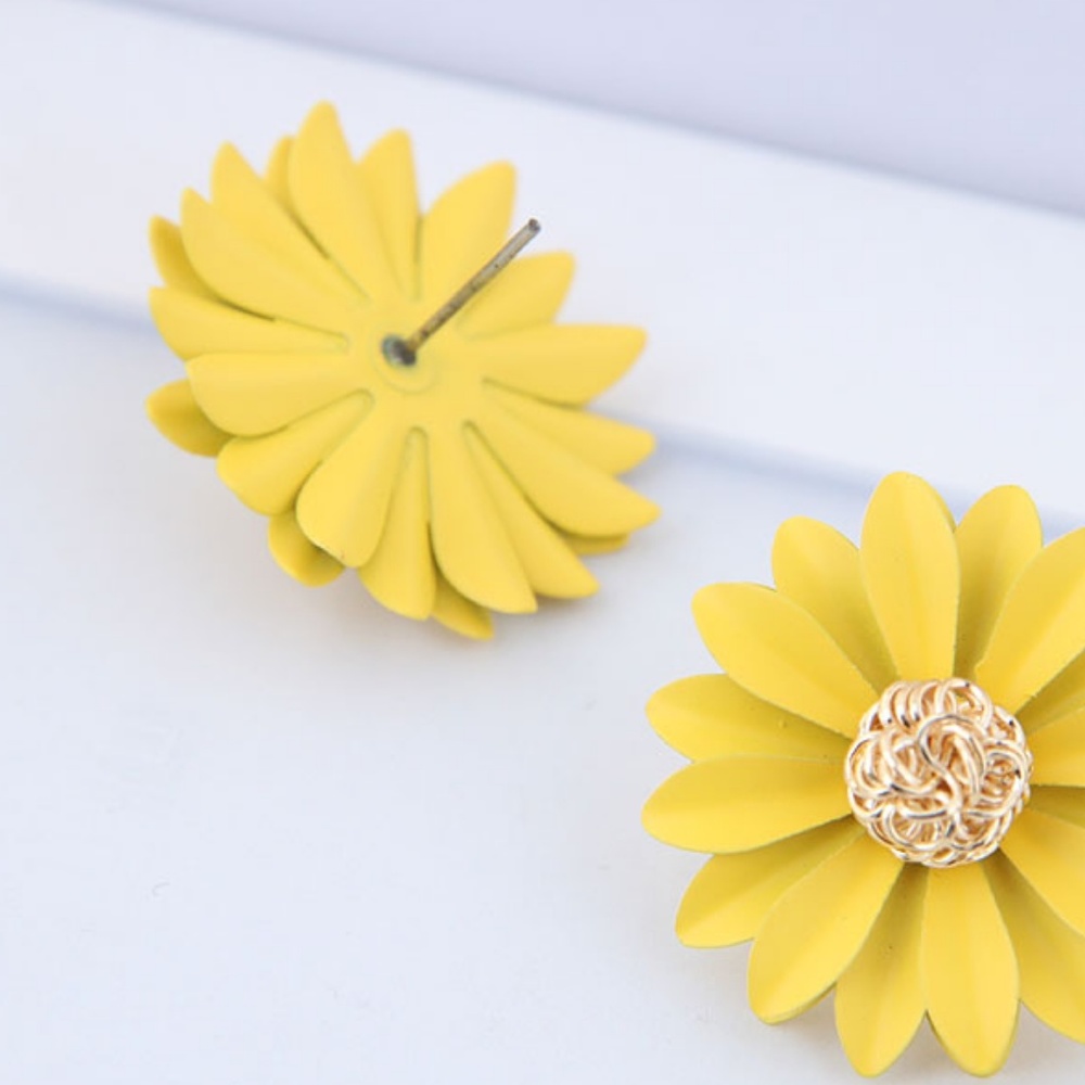 SHELBY | Sunflower Chain Personality Earrings - Picture 4 of 5